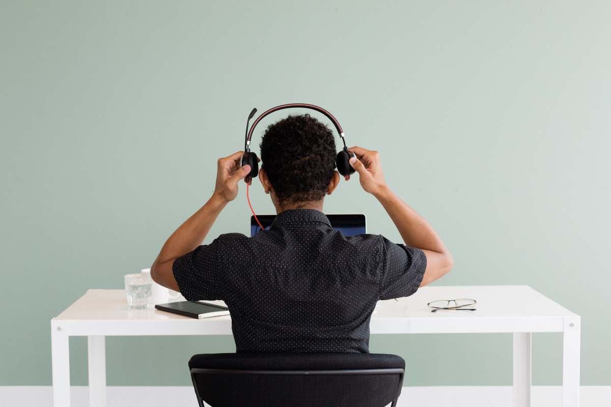customer-support-staff